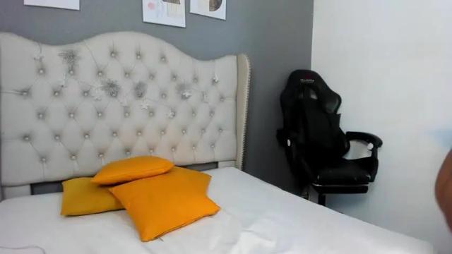 Image 4 of violetta_diamond Stream on Chaturbate on 21 months ago