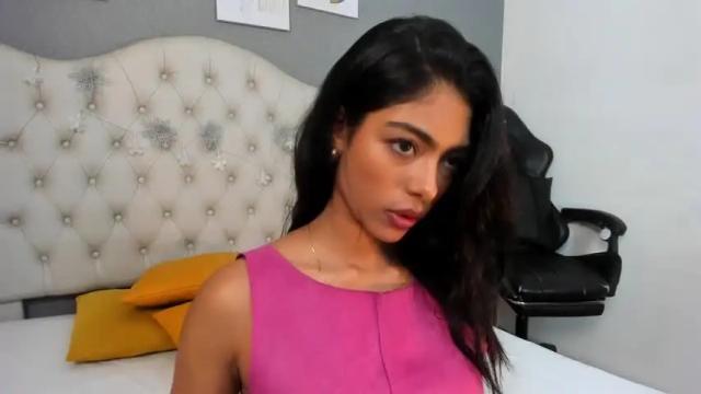 Image 6 of violetta_diamond Stream on Chaturbate on 21 months ago