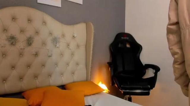 Image 4 of violetta_diamond Stream on Chaturbate on 21 months ago