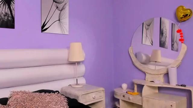 Image 10 of violetta_diamond Stream on Chaturbate on 19 months ago