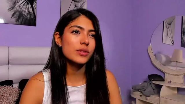 Image 8 of violetta_diamond Stream on Chaturbate on 19 months ago