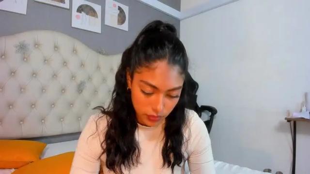 Image 10 of violetta_diamond Stream on Chaturbate on 19 months ago
