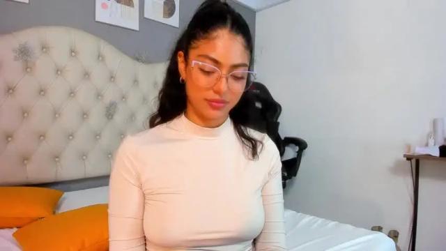 Image 12 of violetta_diamond Stream on Chaturbate on 19 months ago