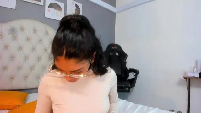 Image 7 of violetta_diamond Stream on Chaturbate on 19 months ago