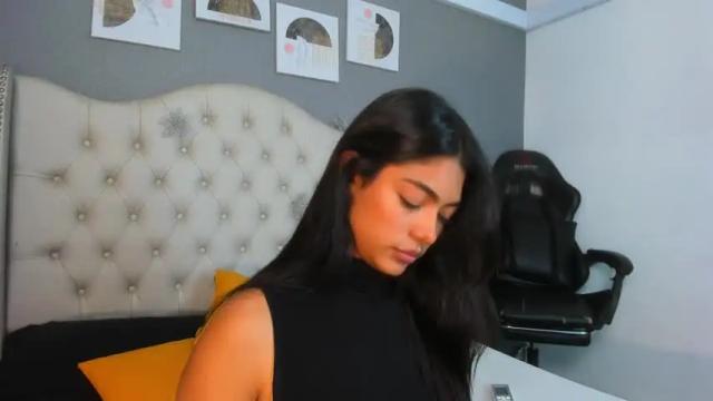 Image 11 of violetta_diamond Stream on Chaturbate on 19 months ago