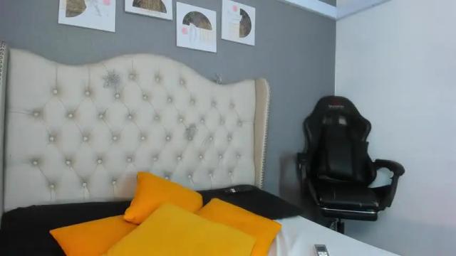 Image 12 of violetta_diamond Stream on Chaturbate on 19 months ago