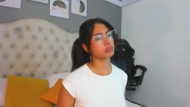 Image 8 of violetta_diamond Stream on Chaturbate on 19 months ago