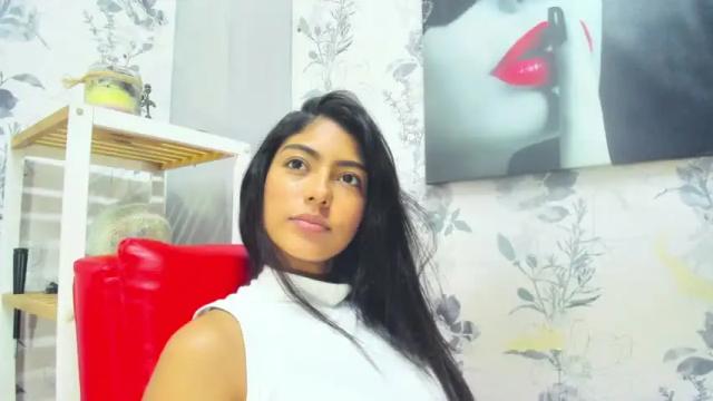 Image 4 of violetta_diamond Stream on Chaturbate on 19 months ago