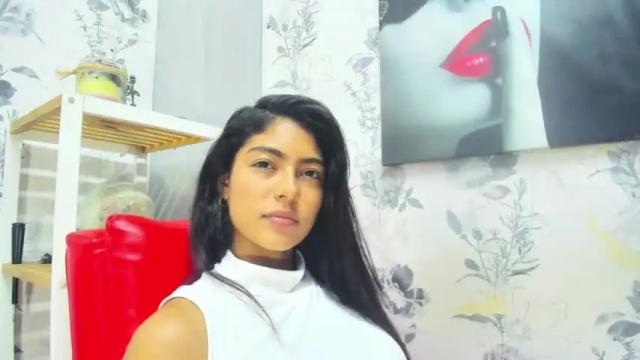 Image 6 of violetta_diamond Stream on Chaturbate on 19 months ago