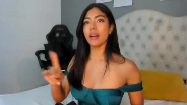 Image 8 of violetta_diamond Stream on Chaturbate on 19 months ago