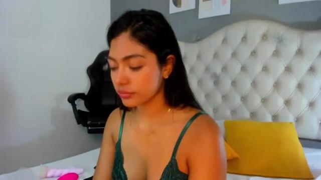 Image 12 of violetta_diamond Stream on Chaturbate on 19 months ago