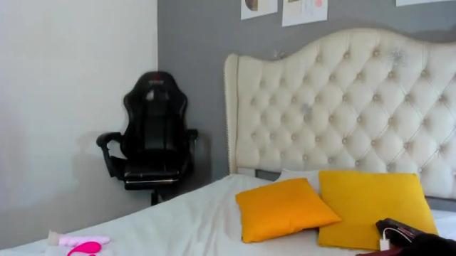 Image 7 of violetta_diamond Stream on Chaturbate on 19 months ago