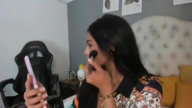 Image 3 of violetta_diamond Stream on Chaturbate on 18 months ago