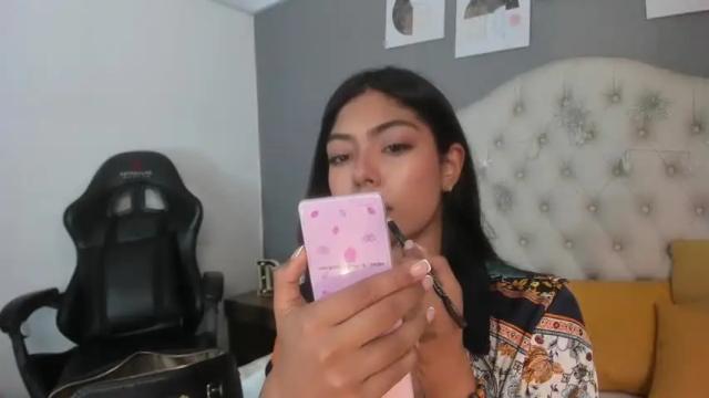 Image 4 of violetta_diamond Stream on Chaturbate on 18 months ago