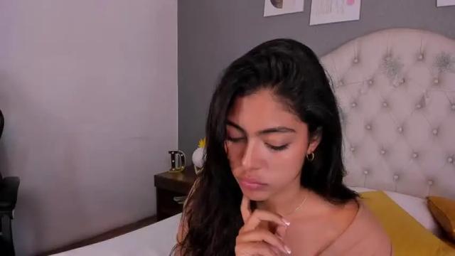 Image 11 of violetta_diamond Stream on Chaturbate on 18 months ago