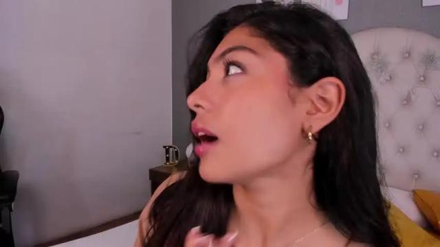 Image 12 of violetta_diamond Stream on Chaturbate on 18 months ago