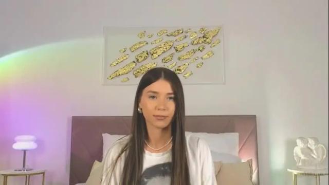 Image 3 of violetta_finch Stream on Chaturbate on 1 month ago