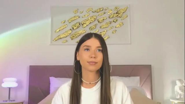 Image 2 of violetta_finch Stream on Chaturbate on 1 month ago