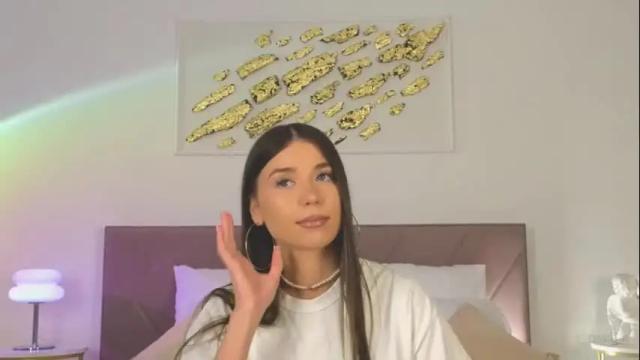 Image 3 of violetta_finch Stream on Chaturbate on 1 month ago