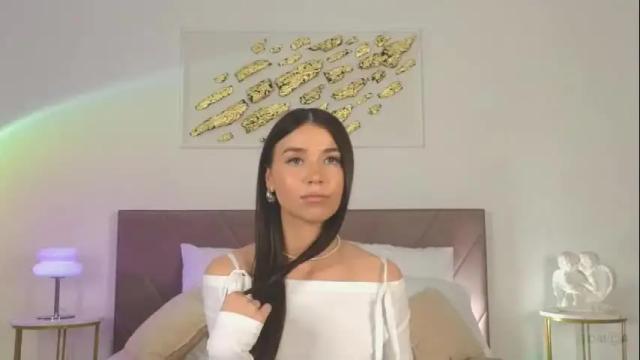 Image 8 of violetta_finch Stream on Chaturbate on 1 month ago