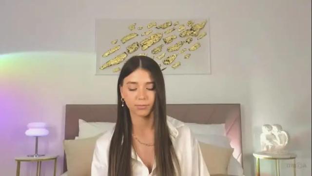 Image 2 of violetta_finch Stream on Chaturbate on 25 days ago