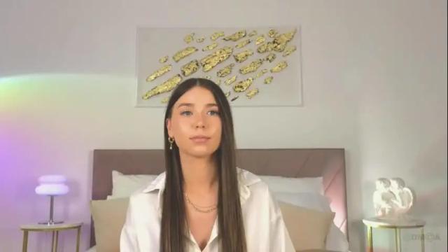 Image 3 of violetta_finch Stream on Chaturbate on 25 days ago