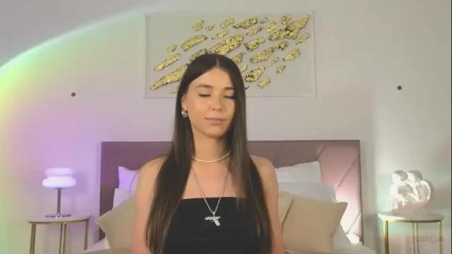 Image 4 of violetta_finch Stream on Chaturbate on 25 days ago