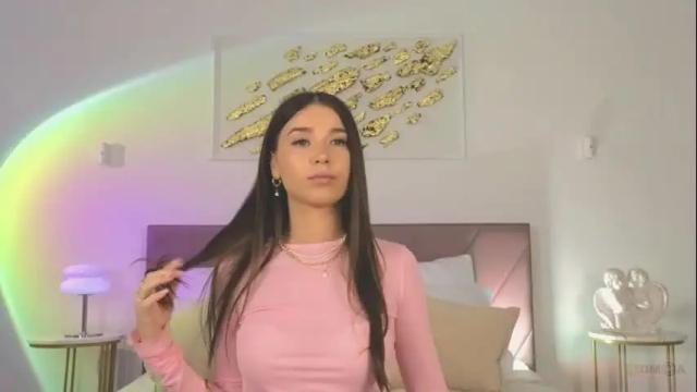 Image 4 of violetta_finch Stream on Chaturbate on 23 days ago
