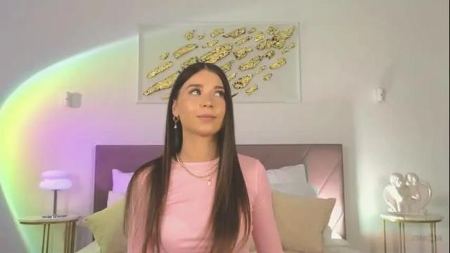 Image 8 of violetta_finch Stream on Chaturbate on 23 days ago