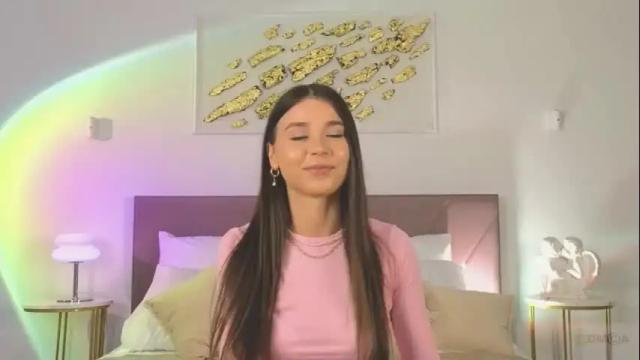 Image 3 of violetta_finch Stream on Chaturbate on 15 days ago