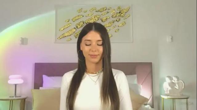 Image 3 of violetta_finch Stream on Chaturbate on 5 days ago