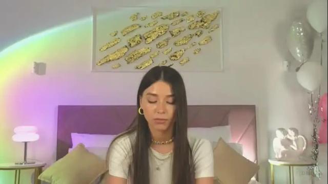 Image 2 of violetta_finch Stream on Chaturbate on 1 month ago