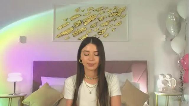 Image 3 of violetta_finch Stream on Chaturbate on 1 month ago