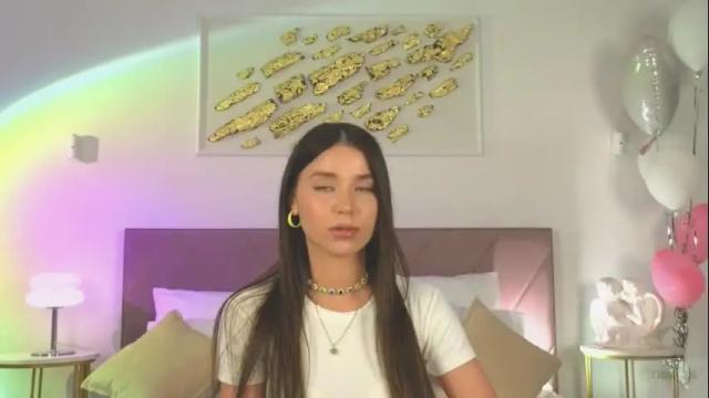 Image 6 of violetta_finch Stream on Chaturbate on 1 month ago
