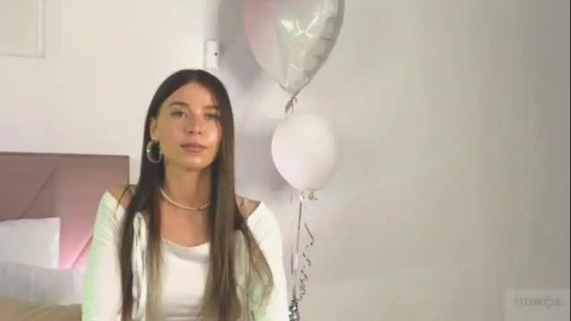 Image 2 of violetta_finch Stream on Chaturbate on 1 month ago