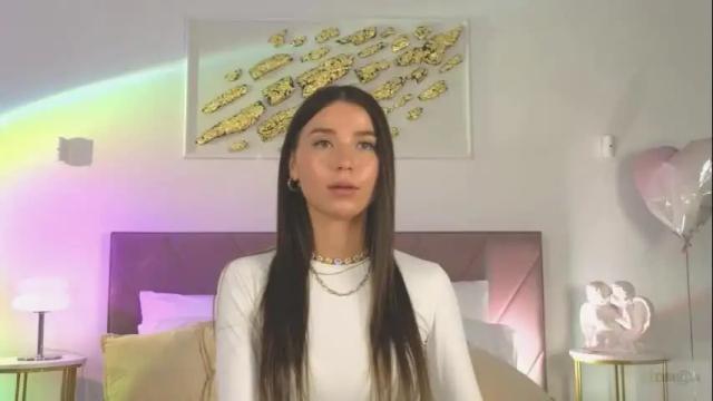Image 12 of violetta_finch Stream on Chaturbate on 29 days ago