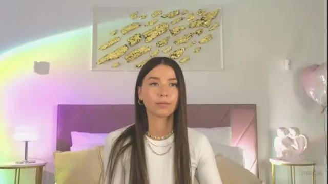 Image 4 of violetta_finch Stream on Chaturbate on 29 days ago