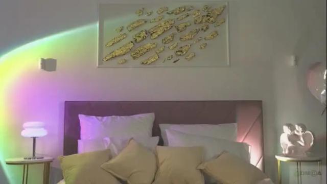 Image 2 of violetta_finch Stream on Chaturbate on 28 days ago