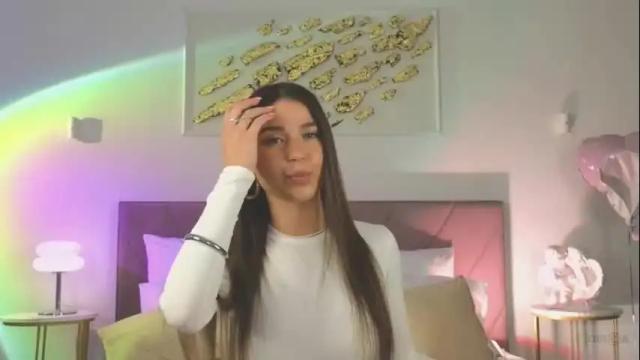Image 2 of violetta_finch Stream on Chaturbate on 22 days ago