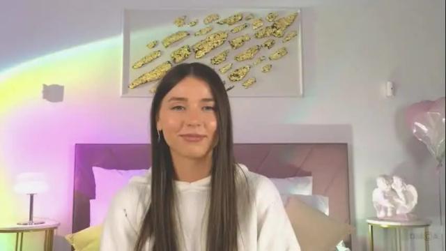 Image 6 of violetta_finch Stream on Chaturbate on 19 days ago