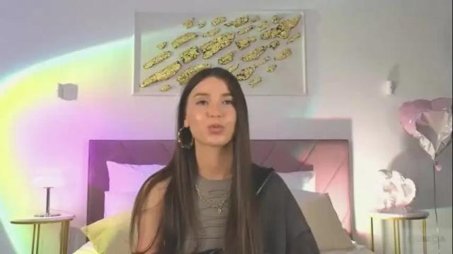 Image 3 of violetta_finch Stream on Chaturbate on 17 days ago