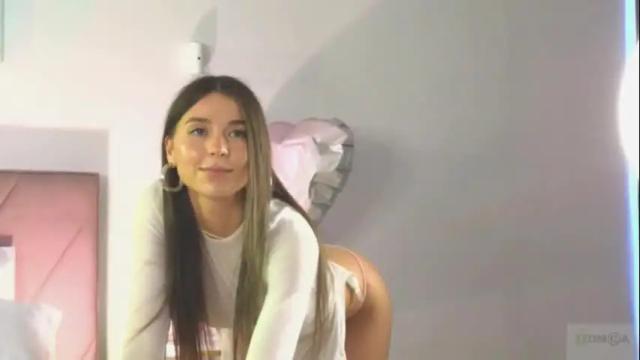 Image 8 of violetta_finch Stream on Chaturbate on 16 days ago