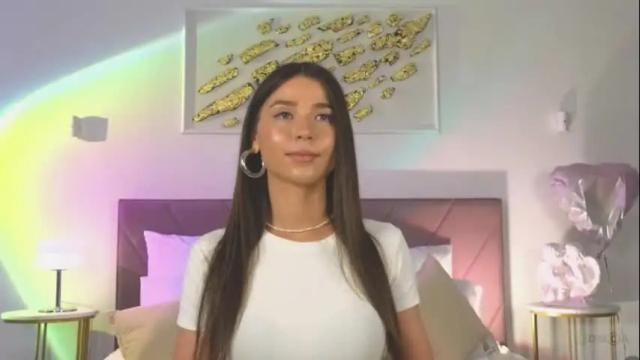 Image 3 of violetta_finch Stream on Chaturbate on 13 days ago