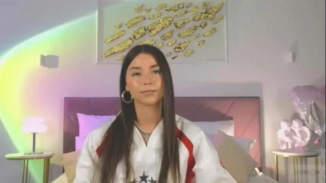 Image 2 of violetta_finch Stream on Chaturbate on 11 days ago