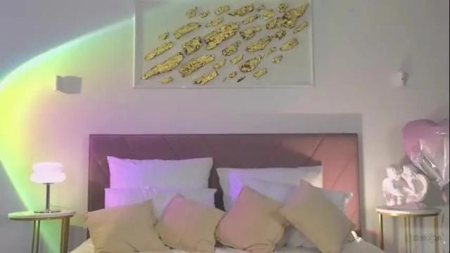 Image 4 of violetta_finch Stream on Chaturbate on 11 days ago