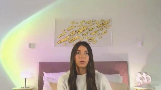 Image 3 of violetta_finch Stream on Chaturbate on 28 days ago