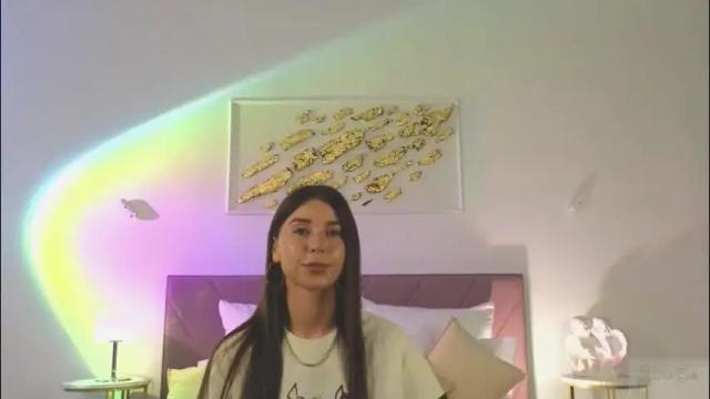 Image 2 of violetta_finch Stream on Chaturbate on 1 month ago