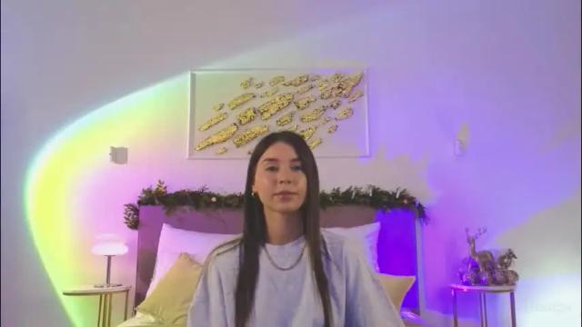 Image 2 of violetta_finch Stream on Chaturbate on 17 days ago