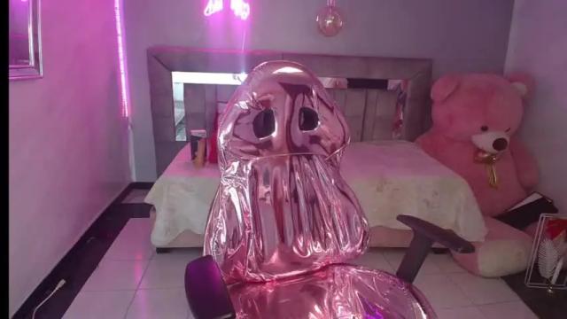Image 10 of violetta_jhonson_v Stream on Chaturbate on 13 months ago