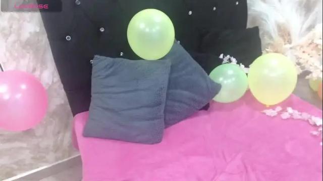 Image 10 of violetta_jhonson_v Stream on Chaturbate on 4 months ago
